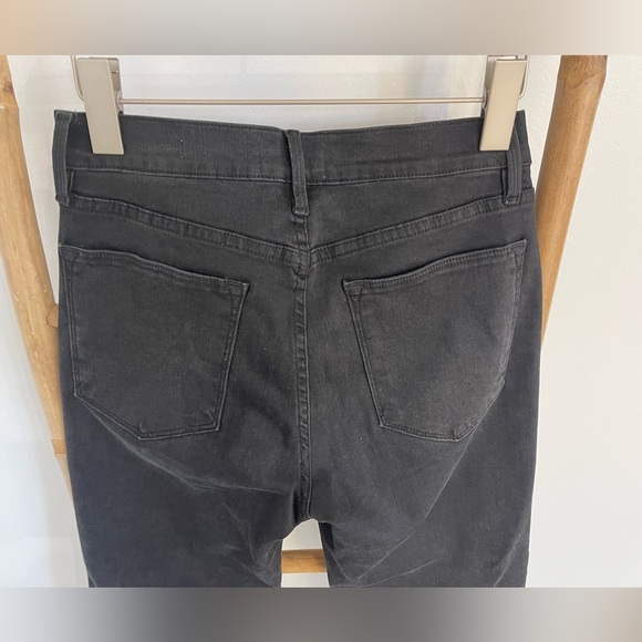 FRAME Le High Straight Feather-Cuff Jeans in Ludlow. - Picture 5 of 12